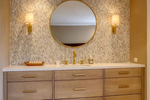 Centro Bath – Featuring Walker Zanger accent wall tiles, Durasupreme cabinetry, Atlas hardware